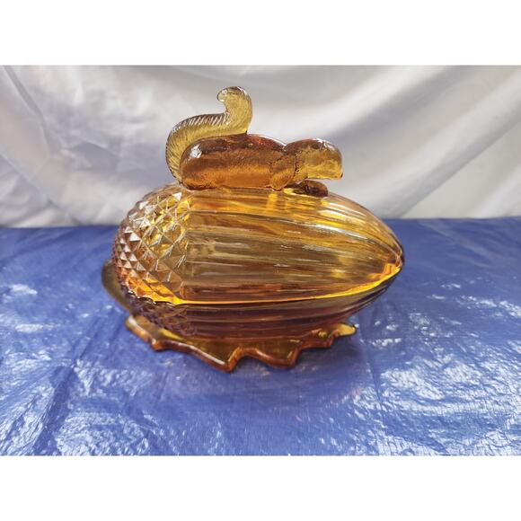 Vintage LE Smith Squirrel on Acorn W Lid Covered Dish Bowl Amber Trinket Dish - Picture 1 of 6